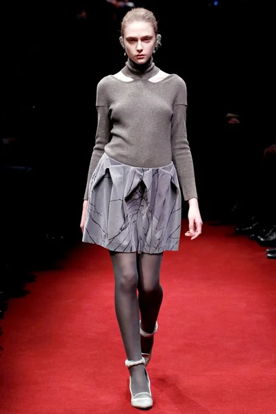 Look 11